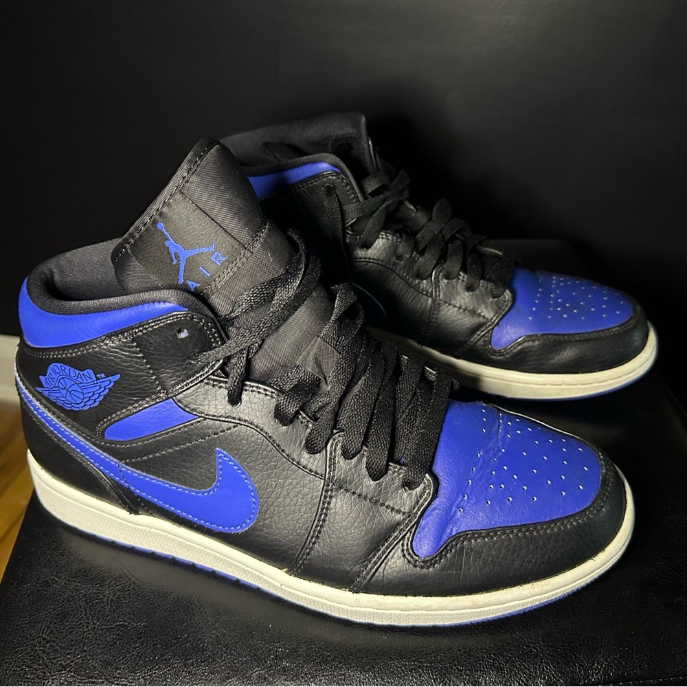 Men’s Used Authentic Air Jordan 1 Mid Black Royal Tumbled Leather size 10